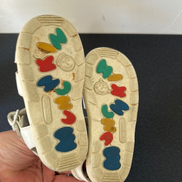 Munchkin White Sandals with Closed Toe and Adjustable Strap vintage 90’s - Picture 3 of 3